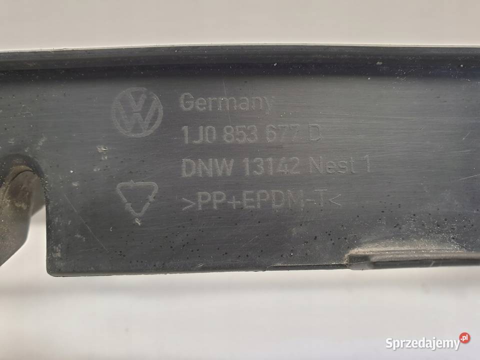 VW Golf IV ŚRODKOWA KRATKA ZDERZAKA Przód osobowe Rudka