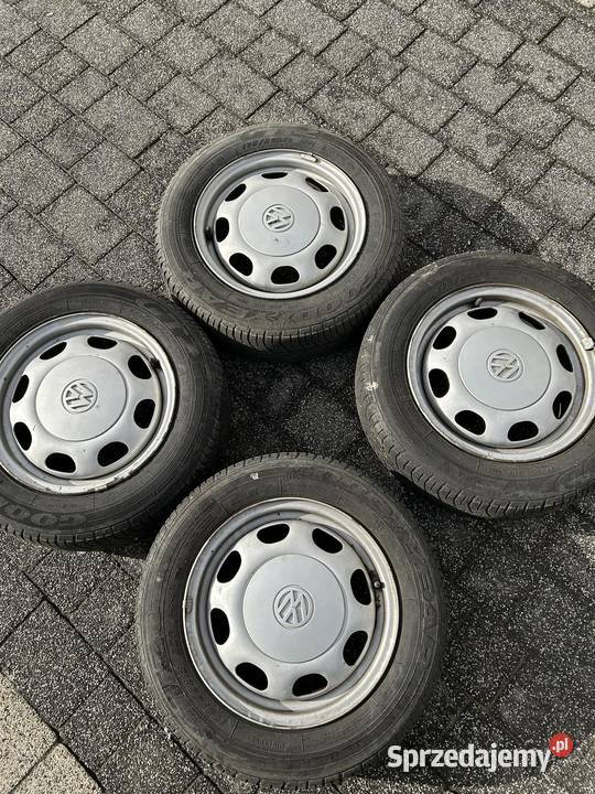 Komplet czterech felg stalowych 14 z kapslami vw Bydgoszcz
