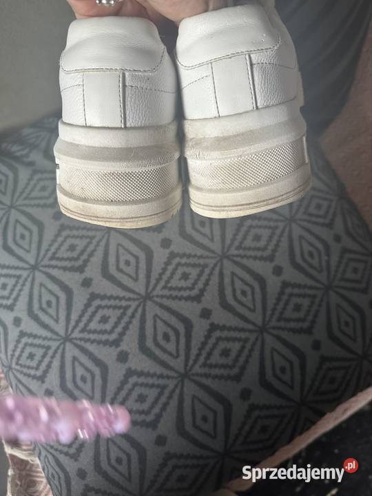 Buty oryginalne Guess Guess Obuwie sportowe