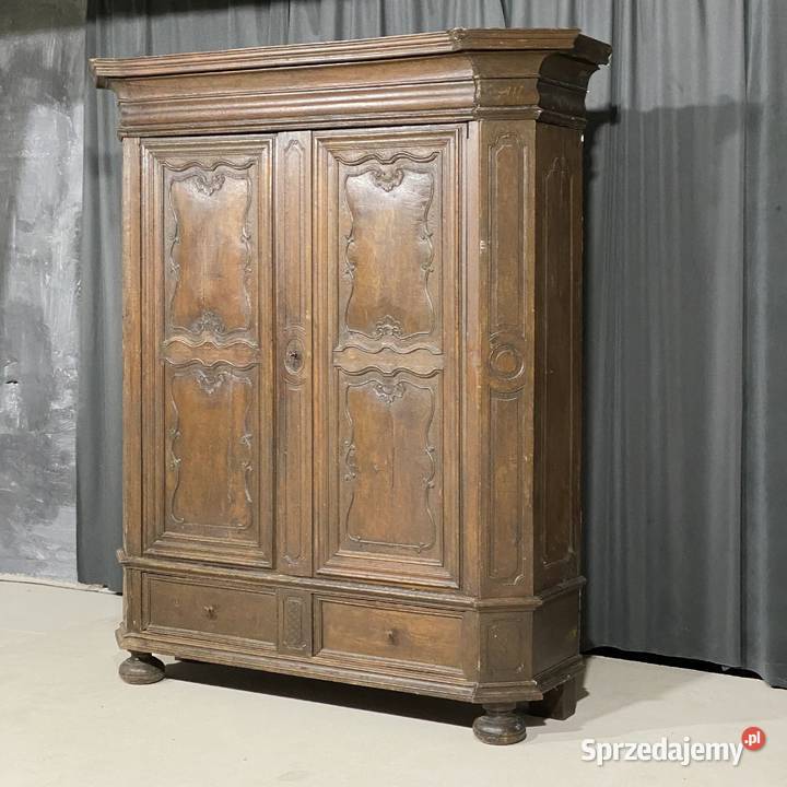 Antyczna rzeźbiona szafa z litego drewna DO Gryfice