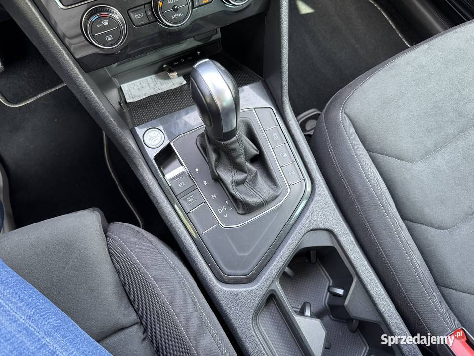 VW Tiguan 15 BENZYNA Salon Polska Serwisowany w kurtyny powietrzne Konin sprzedam