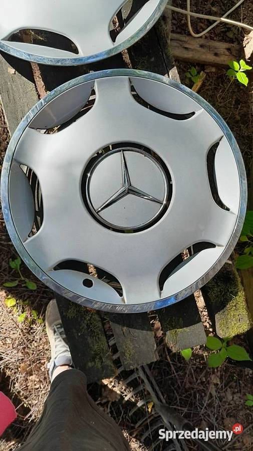 Mercedes kołpaki 2 sztuki r 15 zachodniopomorskie Żelisławie sprzedam