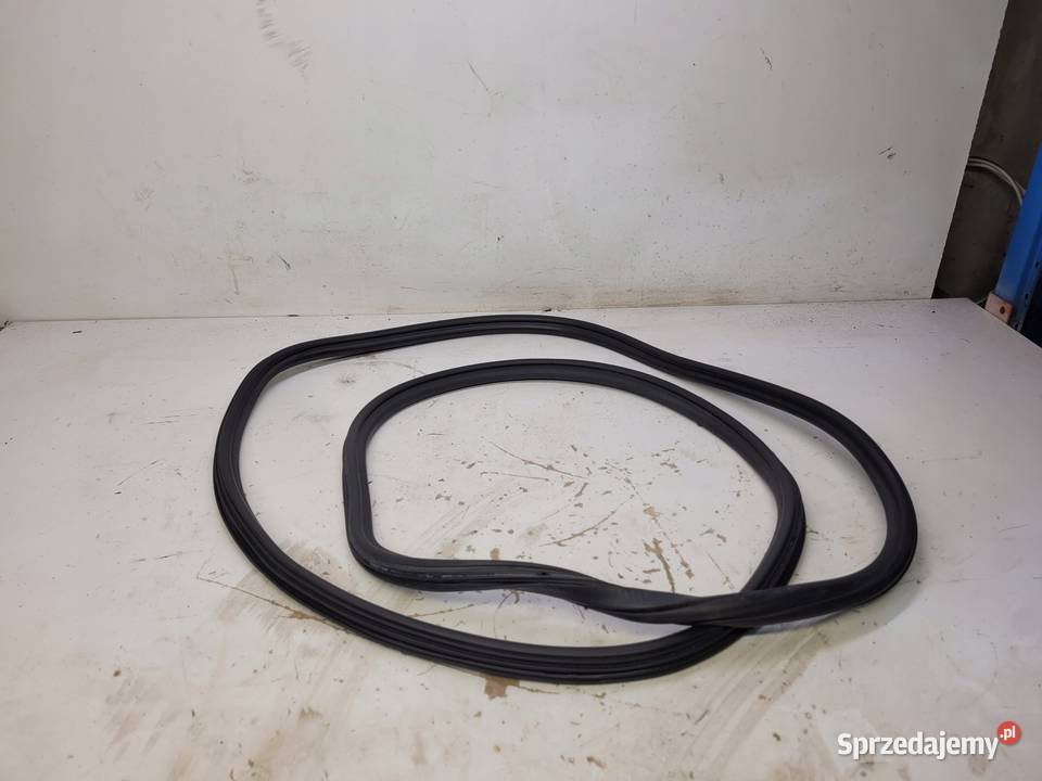 USZCZELKA DRZWI PRZÓD PRAWY LEWY AUDI Q5 Przystajń