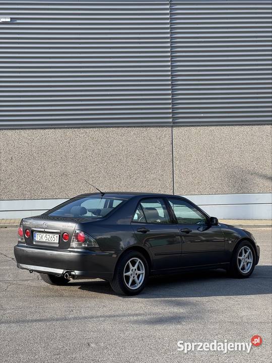 LEXUS IS200 klima w oryginalnym lakierze świętokrzyskie Skarżysko-Kamienna sprzedam