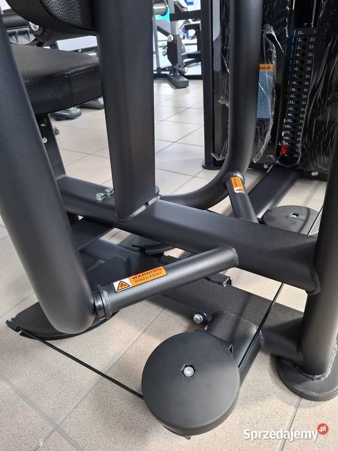 Urządzenie siłowe do ćwiczeń mięśni klatki Wałcz