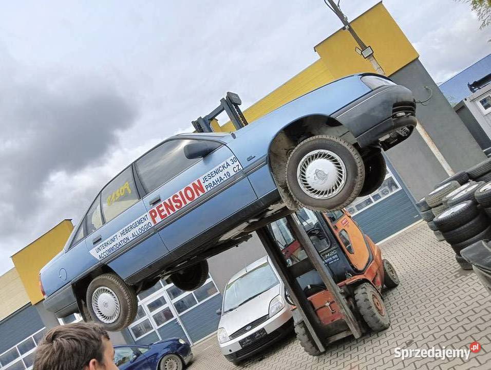 Opel omega A c20ne c24ne części mastka drzwi Wiązów