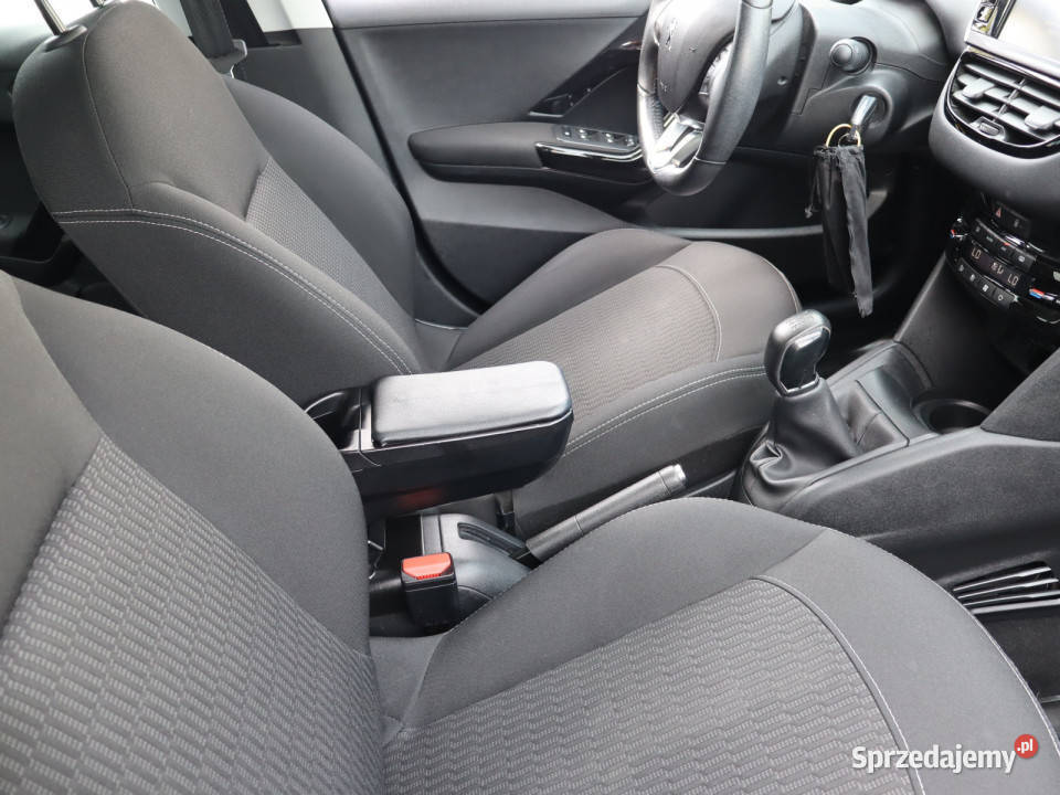 Peugeot 208 12 PureTech 208