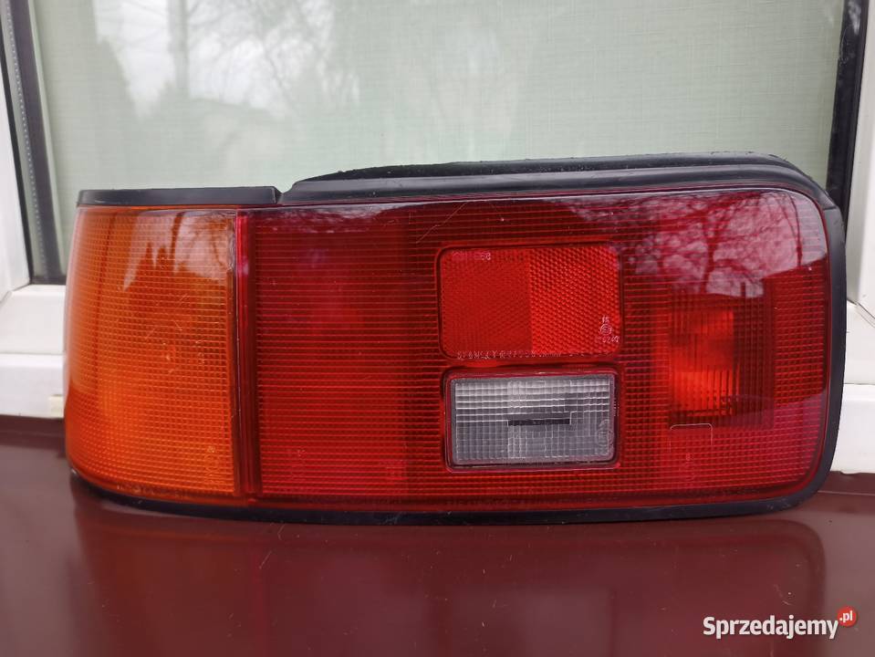 Toyota Celica T16 IV 4 lampa tył tylna lewa Sieradz