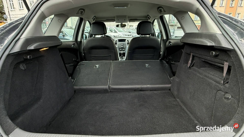 Opel Astra Benzyna Moc 140 Zarejestrowany Rok produkcji 2012 Elbląg