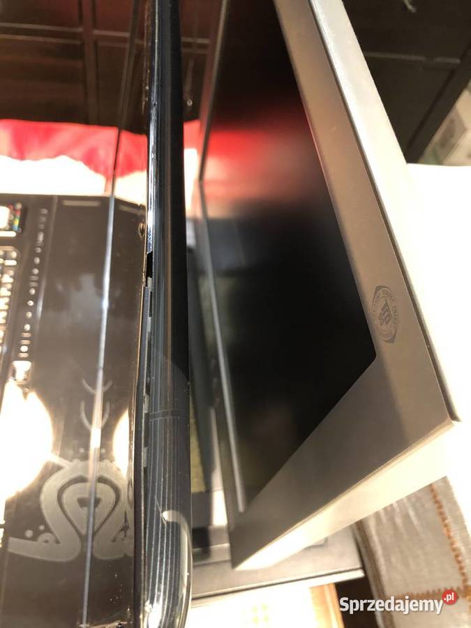 Laptop HP Pavilion HDX 9300 z uszkodzoną płytą