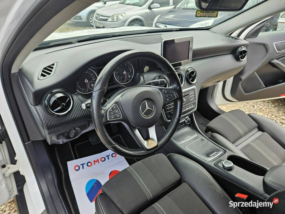 Mercedes GLA 180 Salonowy Zadbany Serwisowany kurtyny powietrzne