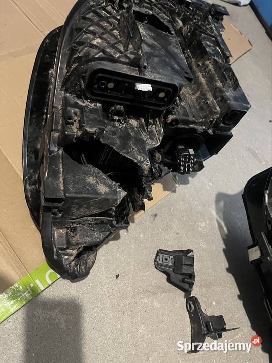 BMW X1 U11 2023r Pozostałość z lamp przód Bełchatów