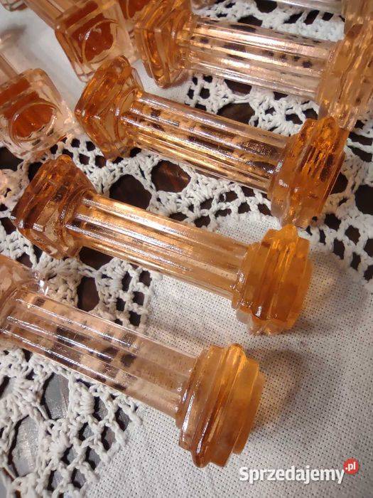 Stojaczki koziołki rozalinowe szkło sprzedam