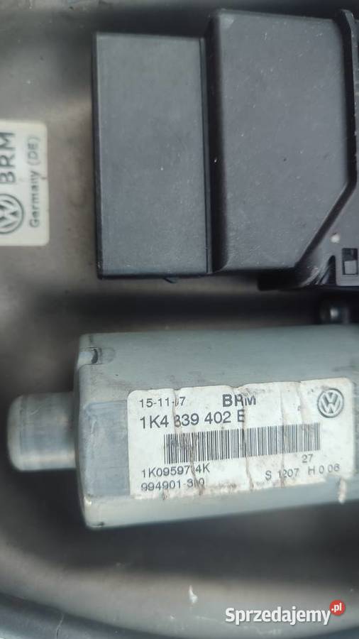 22 VW GOLF V PODNOŚNIK SILNICZEK SZYBY PRAWY TYŁ