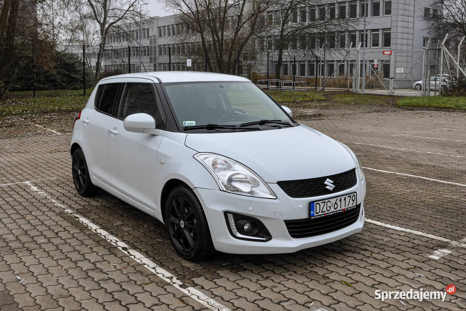 Suzuki Swift 2014 r Bezwypadkowy Lift 107 107000km Wrocław