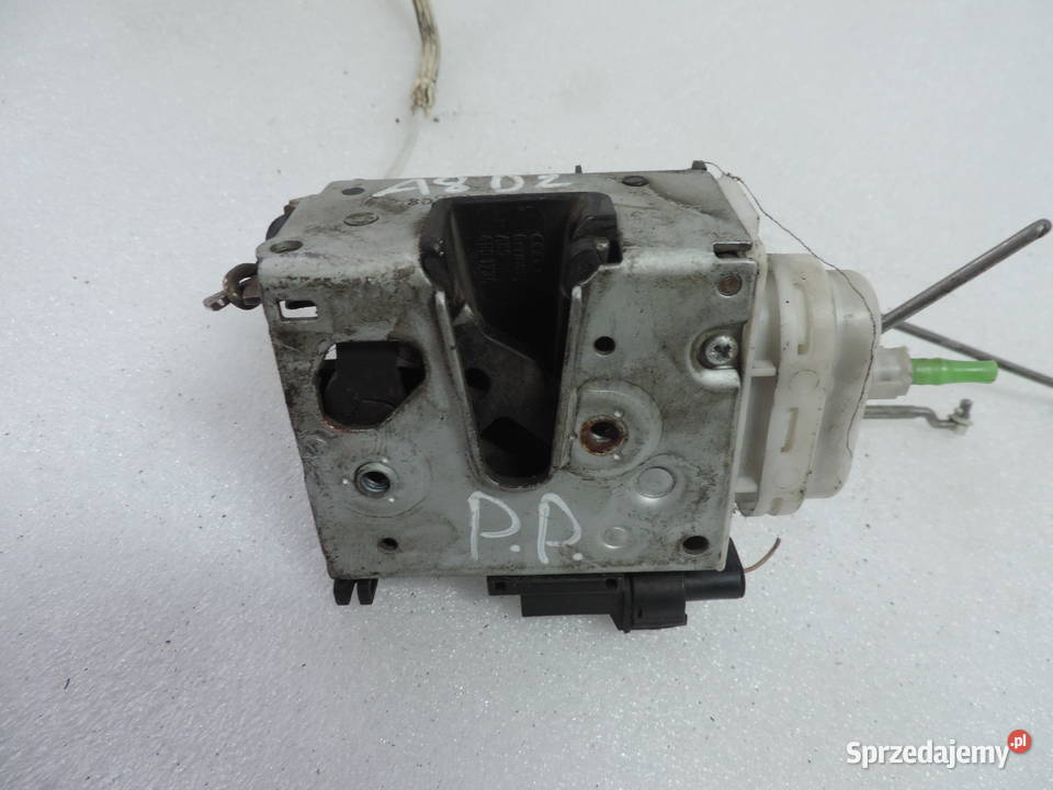 ZAMEK DRZWI PRAWY PRZÓD AUDI A8 D2 A4 B5 Rok produkcji 2000 sprzedam