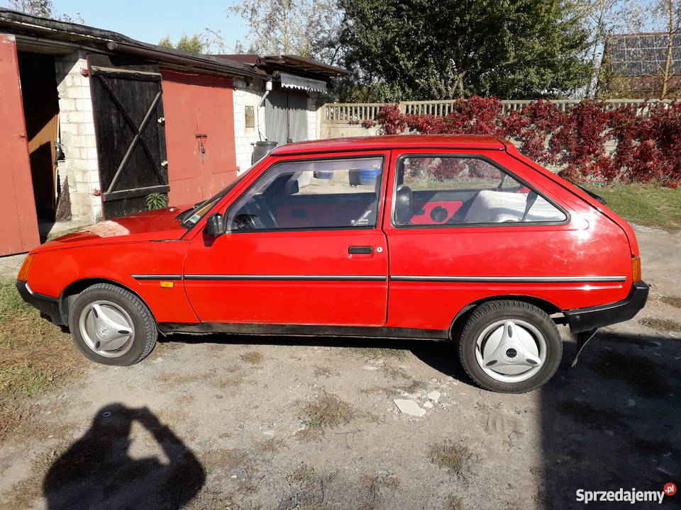 Czerwona garażowana Tavria na chodzie rocznik 93 garażowany Poddębice