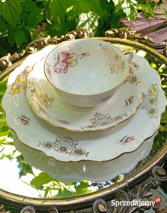 TRIO BAWARIA Z KORONĄszlachetna elegancjareliefy