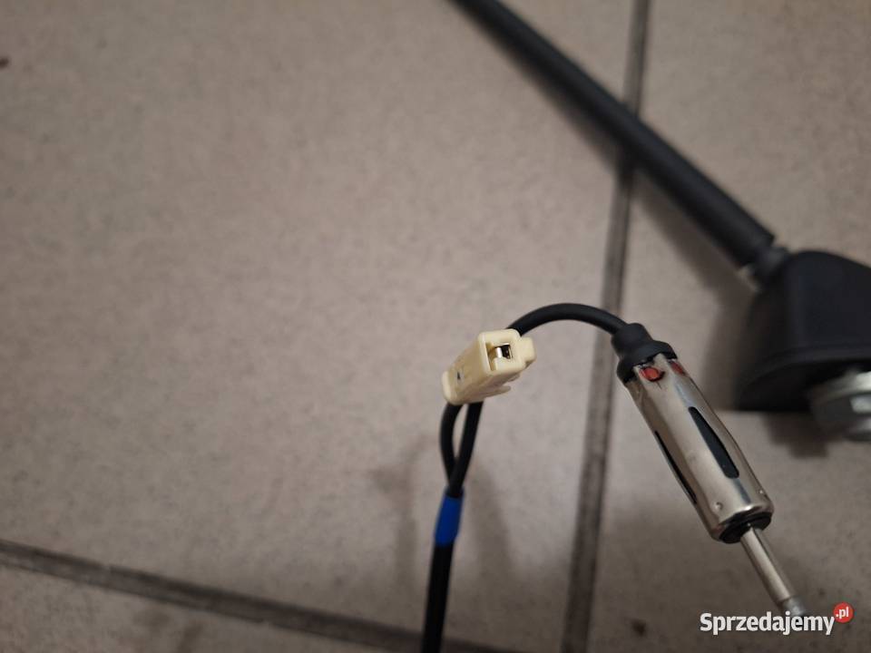 Lexus RX II antena dachowa bat RX 400h 2007r 174