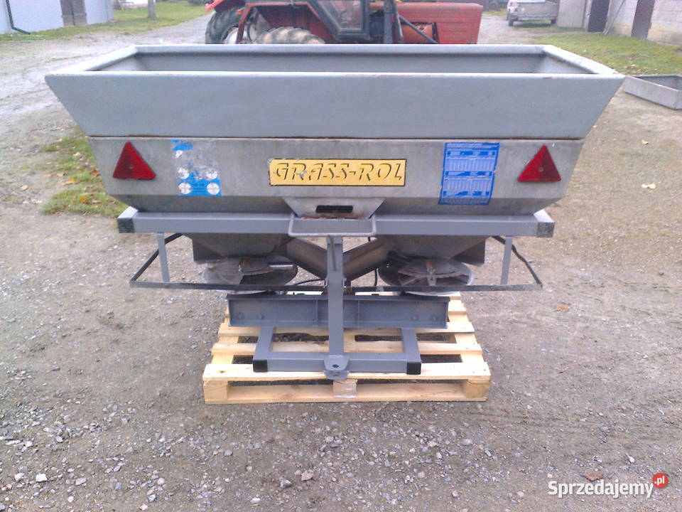 opryskiwacz 300lrozsiewacz dwutalerzowy Wohyń sprzedam