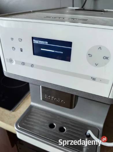 Ekspres do kawy automatyczny MIELE 6100 Biały Nowa Sól