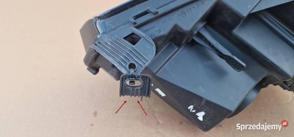 RENAULT MASTER IV 4 REFLEKTOR PRAWY LAMPA PRAWA Bieleń