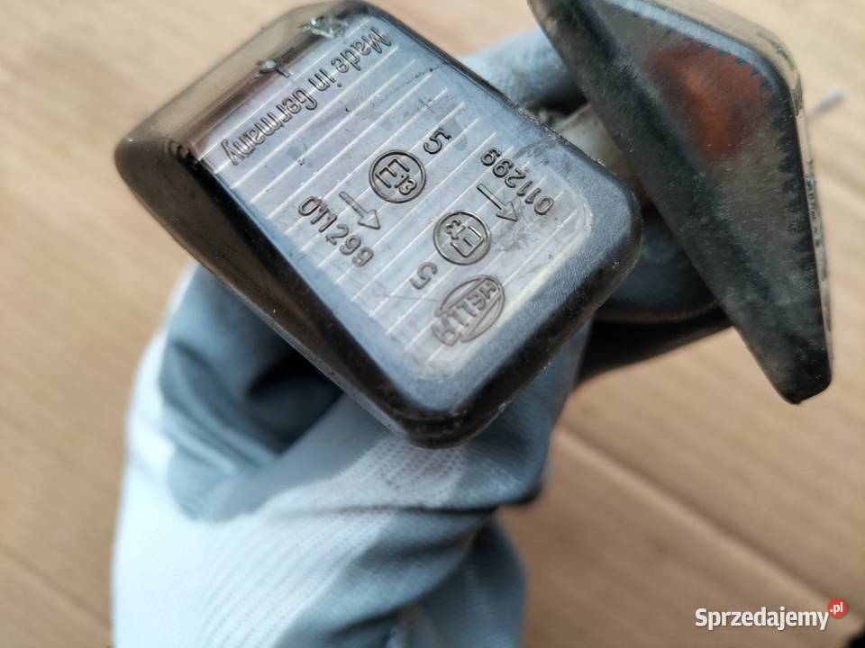 GOLF II 2 JETTA 2 KIERUNKOWSKAZ PRAWY LEWY