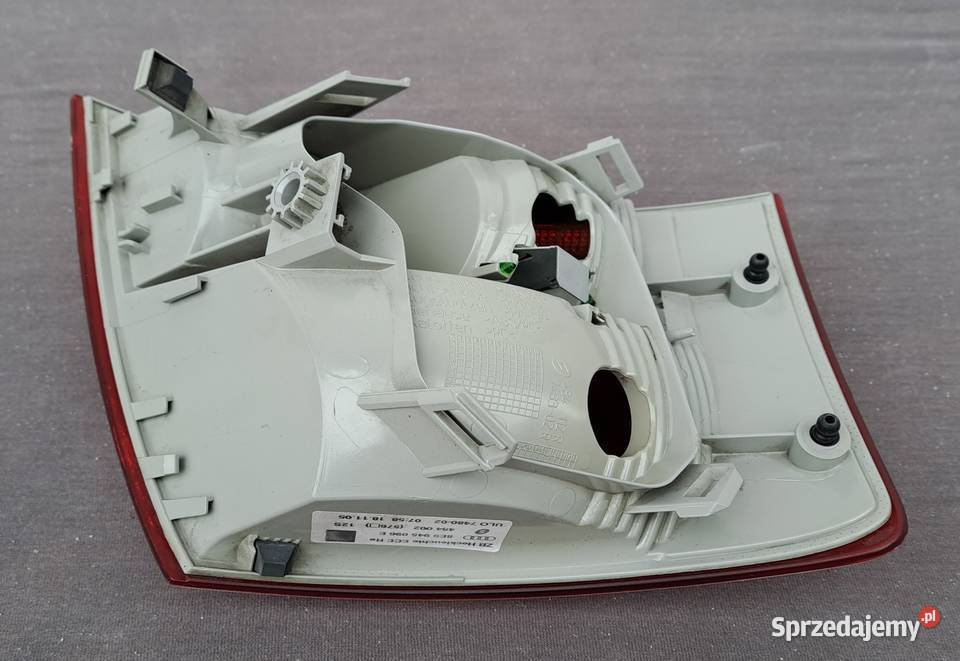 8E9945096E lampa tylna prawa Audi A4 B7 Avant Mielęcin sprzedam