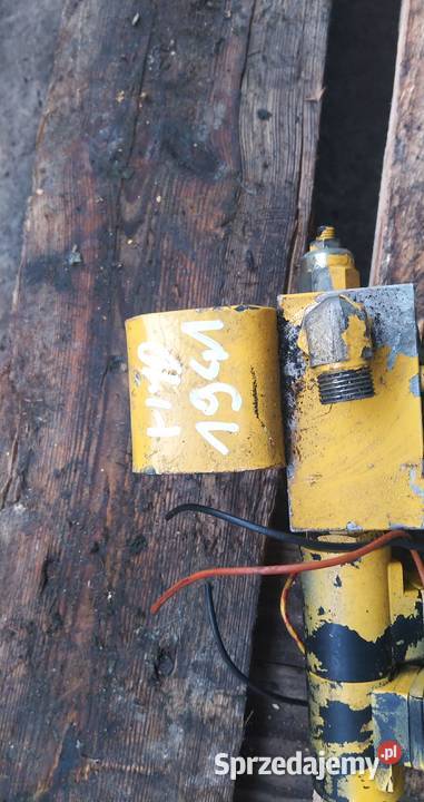 Zawór hydrauliczny oil control valve 4 wyjścia świętokrzyskie Kielce sprzedam