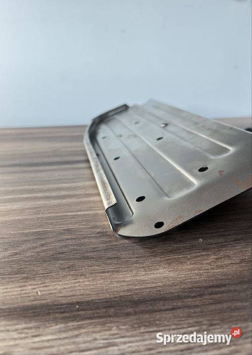 NOWY CZESKI PODEST PODNÓŻEK KIEROWCY LEWY GUMA