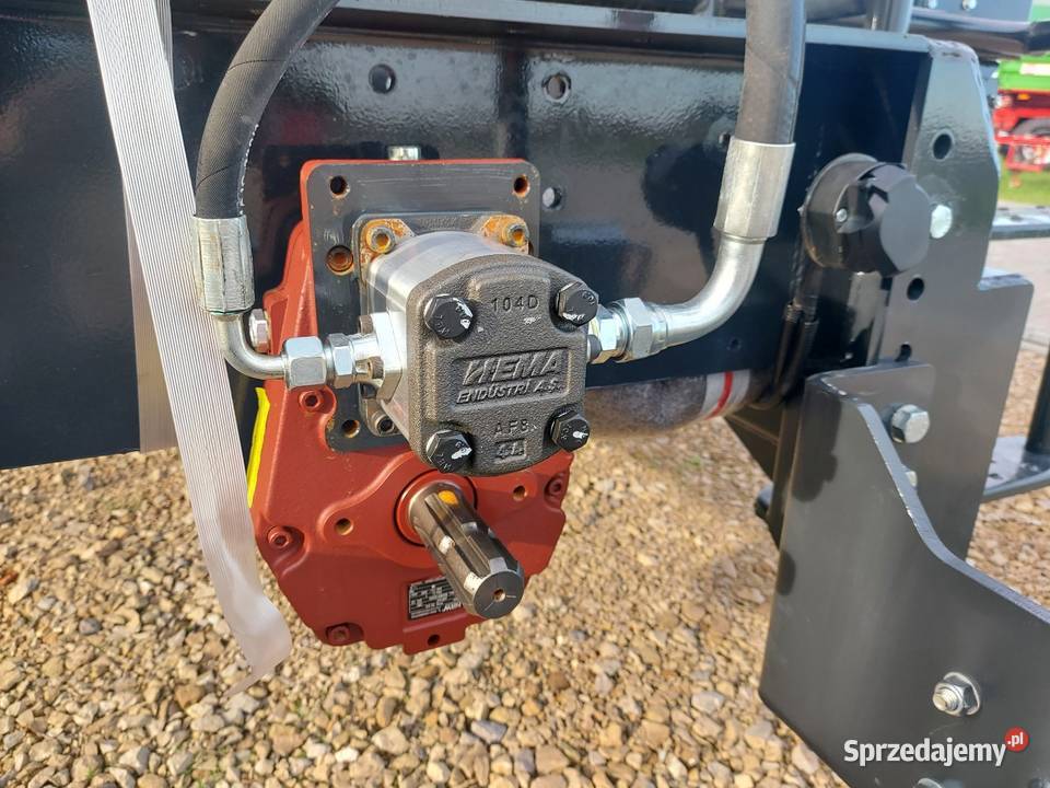 Wóz paszowy AGL Twister 8m3 Rząśno