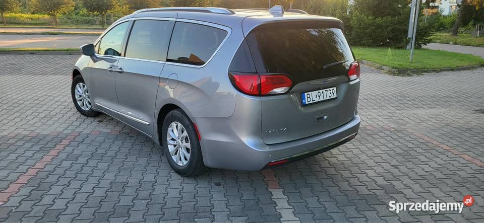 Chrysler Pacifica 36 niski przebieg Samochody osobowe podlaskie Łomża