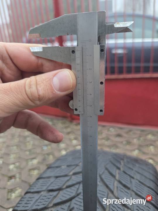 Opona zimowa Nokian Snowproof P 2254018 V do 240 km/h