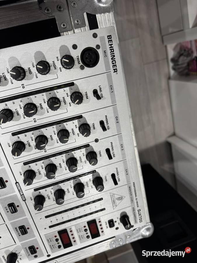 Sprzedam kompletny zestaw DJ 2 kolumny 800W 2 sprzedam