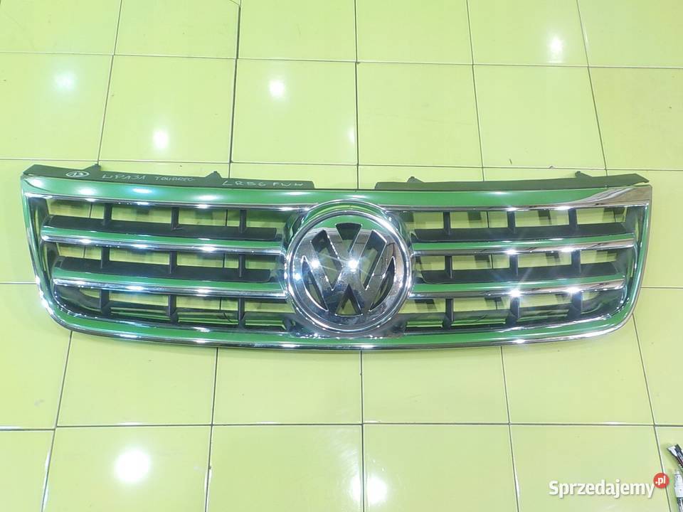 VW TOUAREG 7L 25 TDI AUT 06r 5D atrapa grill Suków