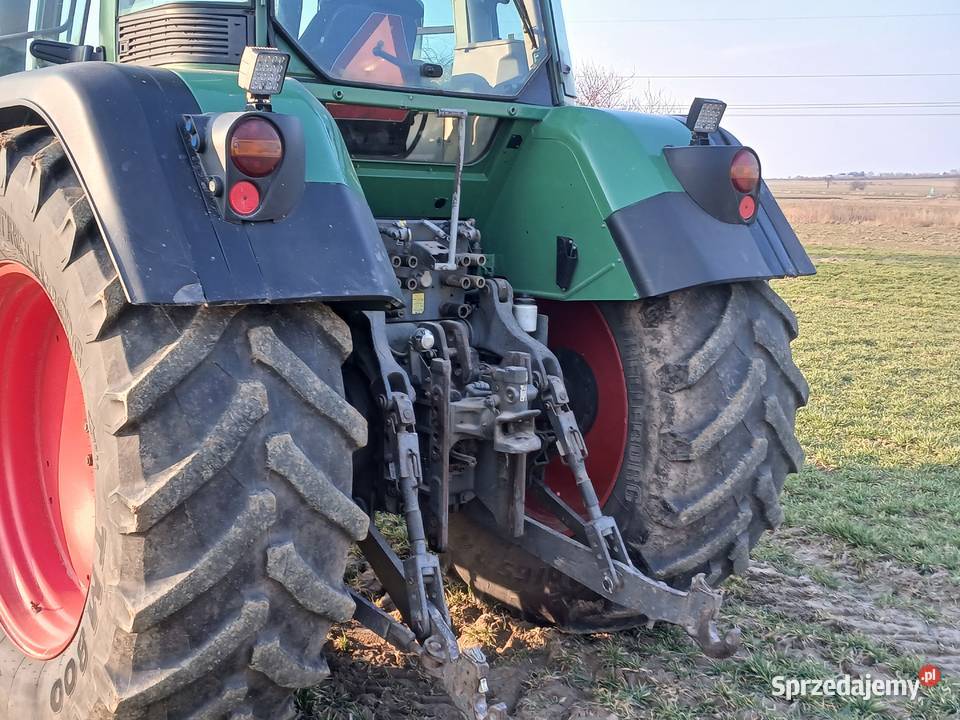 FENDT 818 VARIO tms Umowa kupna sprzedaży Kraśnik