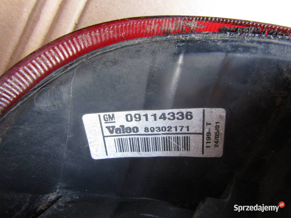 LAMPA TYLNA LEWAPRAWA OPEL CORSA C
