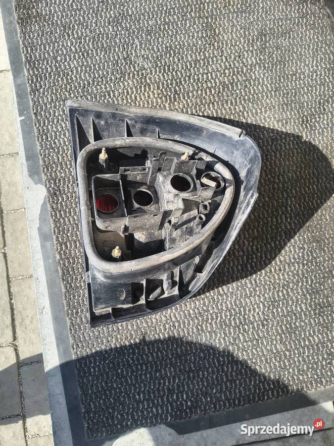 LAMPA TYLNA prawa AUDI A3 8L Rzeszów