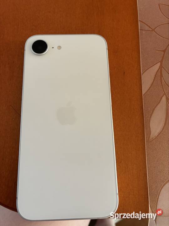 Nowy iPhone 16e