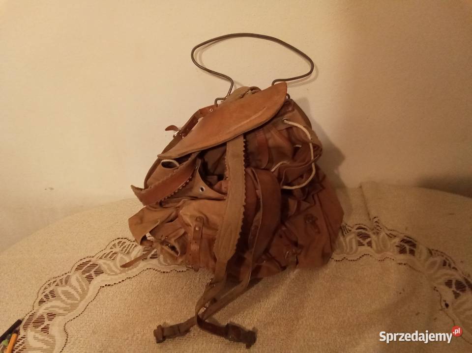 Plecak ze stelażem z okresu PRL z orzełkiem Warszawa