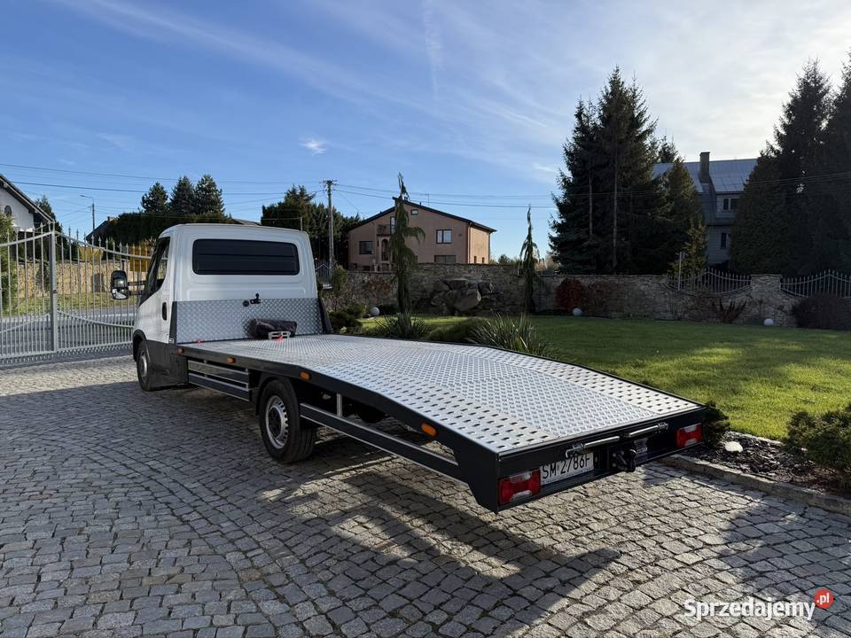 Zabudowa laweta pomoc drogowa Renault master Kielce