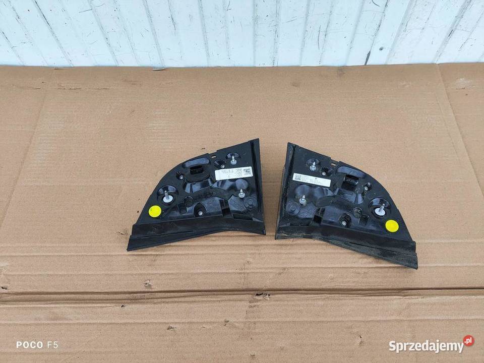 TESLA 3 Y LIFT LAMPA TYŁ W KLAPĘ