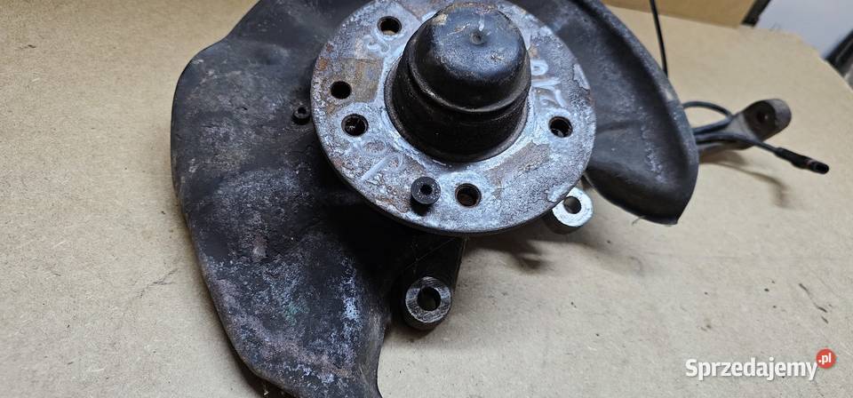 Zwrotnica prawy przód mercedes w210 2102301 Rok produkcji 1998 Zbąszyń