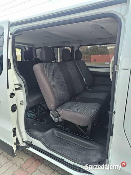 Renault Trafic 9 osobowy Long elektryczne szyby Warszawa