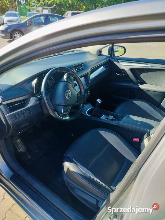 Toyota Avensis bezwypadkowa kupiony w polskim salonie Avensis sprzedam