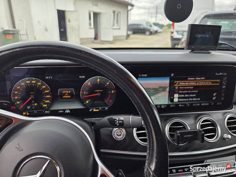 MERCEDES E400D Krasne