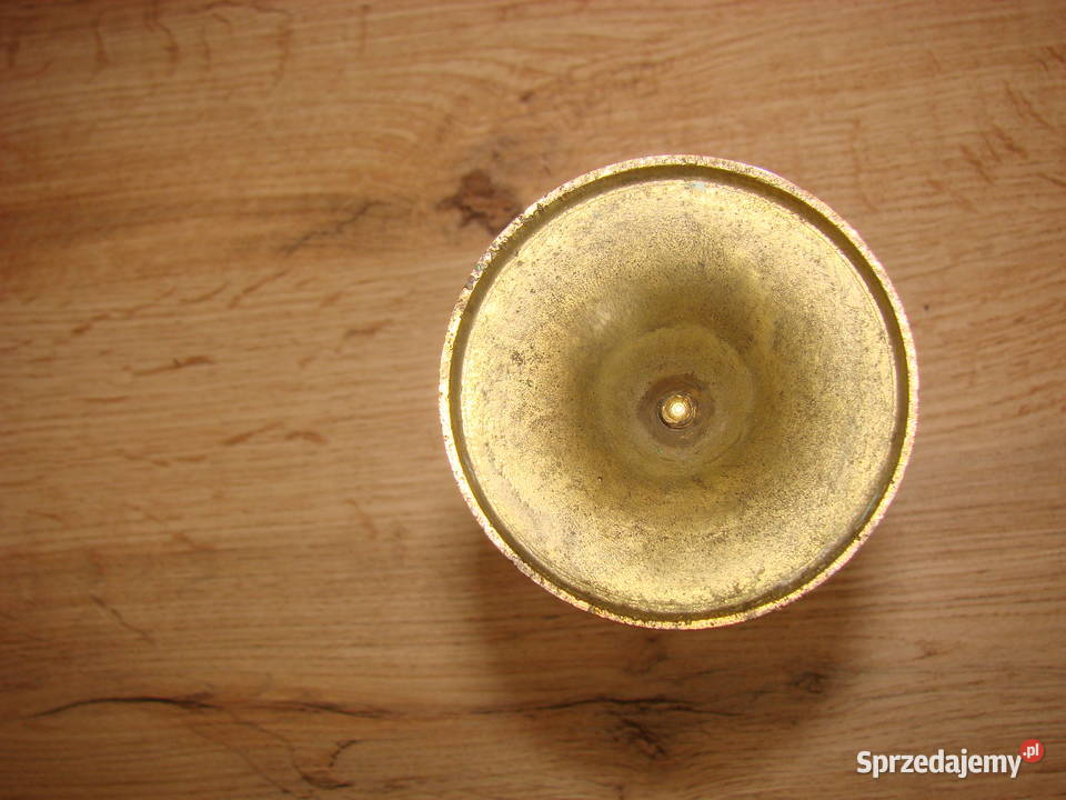 mosiężny świecznik