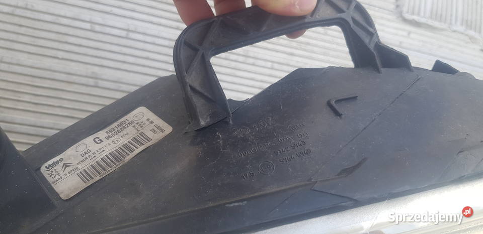 Berlingo Partner 2008 lampa lewa przód przednua osobowe Morawica