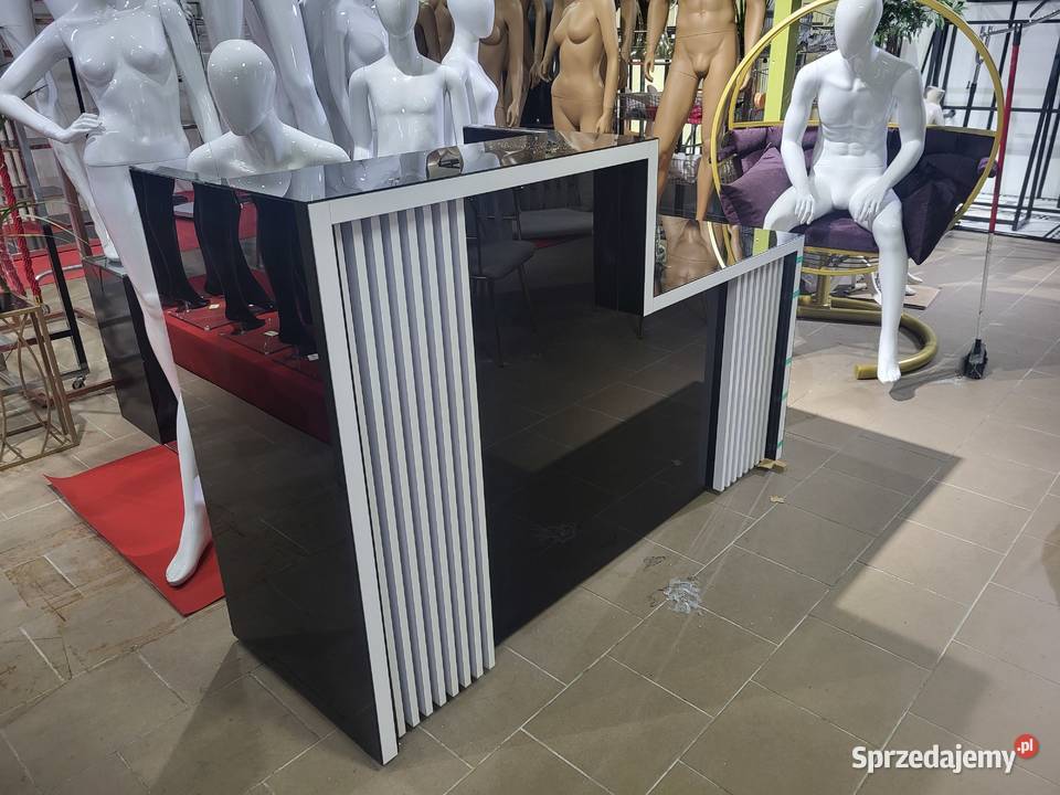 Nowoczesna lada recepcyjna pokryta czarnym mazowieckie Warszawa