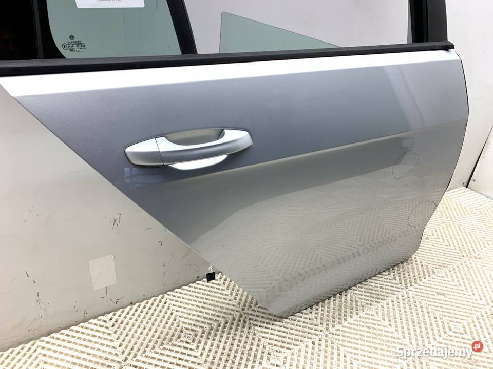 DRZWI PRAWY TYŁ VW GOLF VII Kombi SREBRNY osobowe